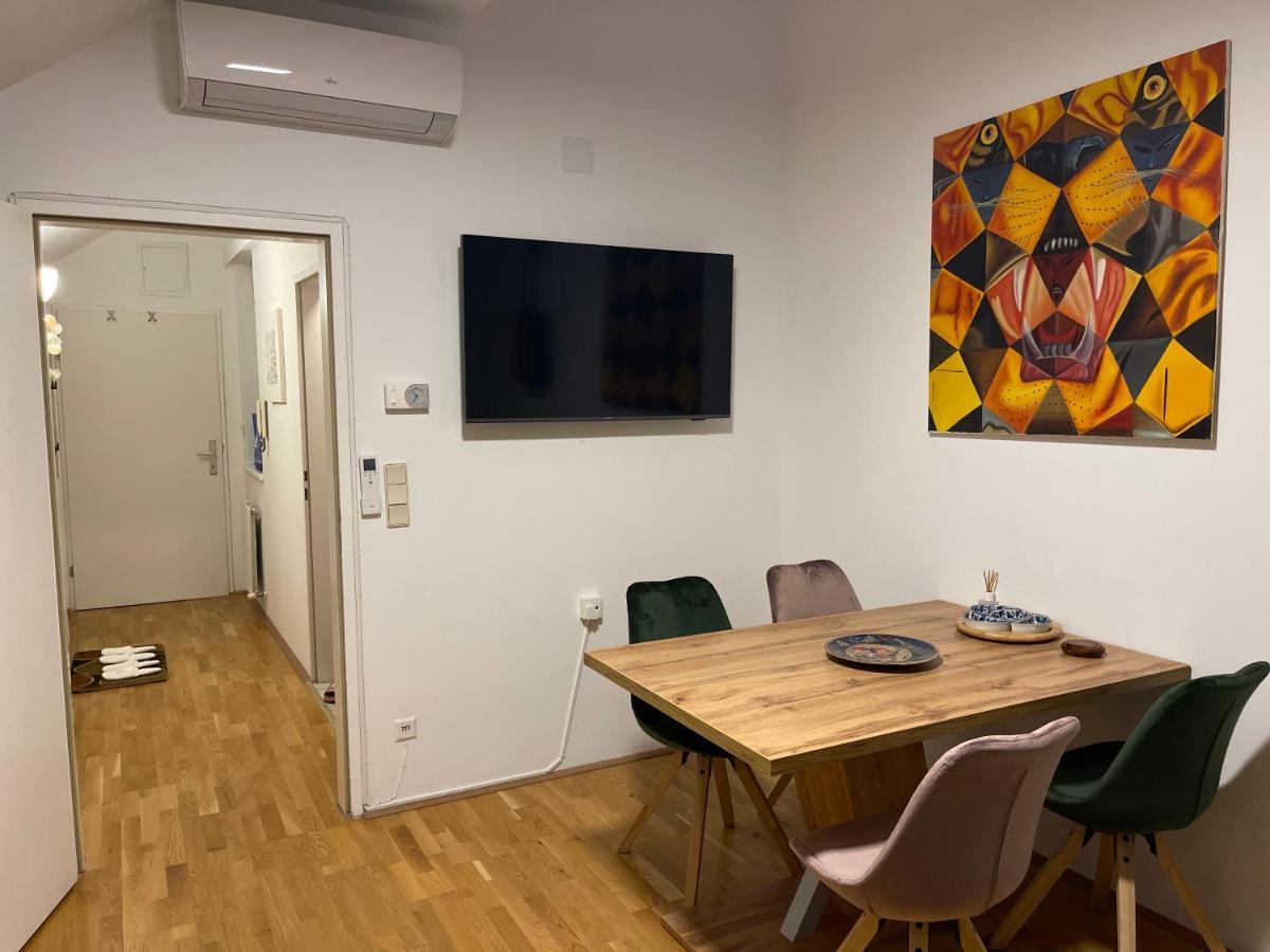 Klimatisiertes, Ruhiges Dachgeschoss Cityapartment Im Zentrum Wiens Exterior photo