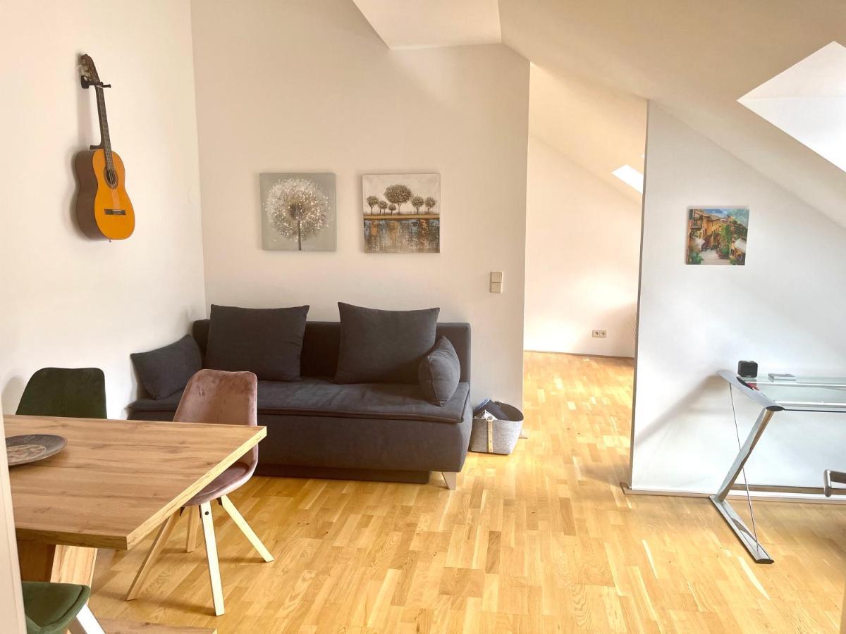 Klimatisiertes, Ruhiges Dachgeschoss Cityapartment Im Zentrum Wiens Exterior photo