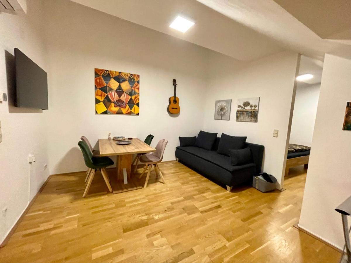 Klimatisiertes, Ruhiges Dachgeschoss Cityapartment Im Zentrum Wiens Exterior photo