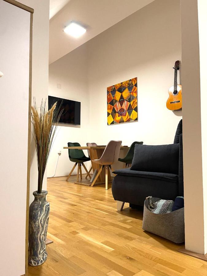 Klimatisiertes, Ruhiges Dachgeschoss Cityapartment Im Zentrum Wiens Exterior photo