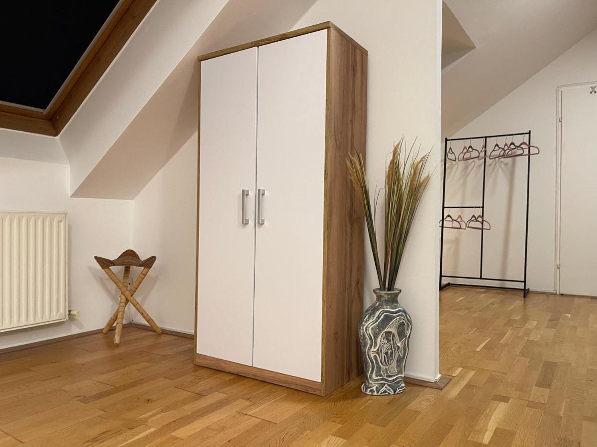 Klimatisiertes, Ruhiges Dachgeschoss Cityapartment Im Zentrum Wiens Exterior photo