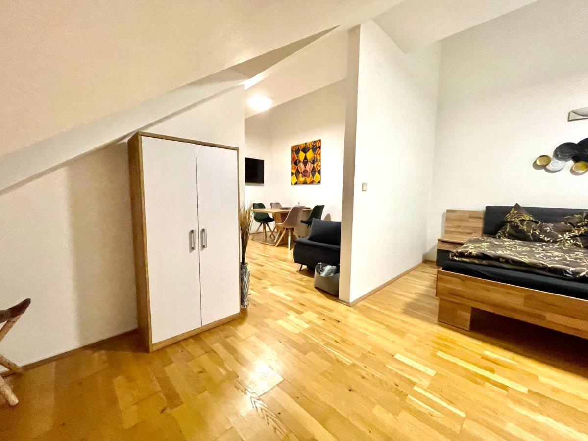 Klimatisiertes, Ruhiges Dachgeschoss Cityapartment Im Zentrum Wiens Exterior photo